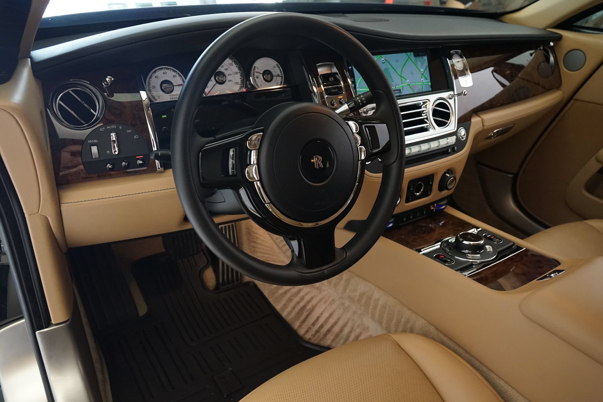 Used 2019 Rolls-Royce Wraith RWD image 9