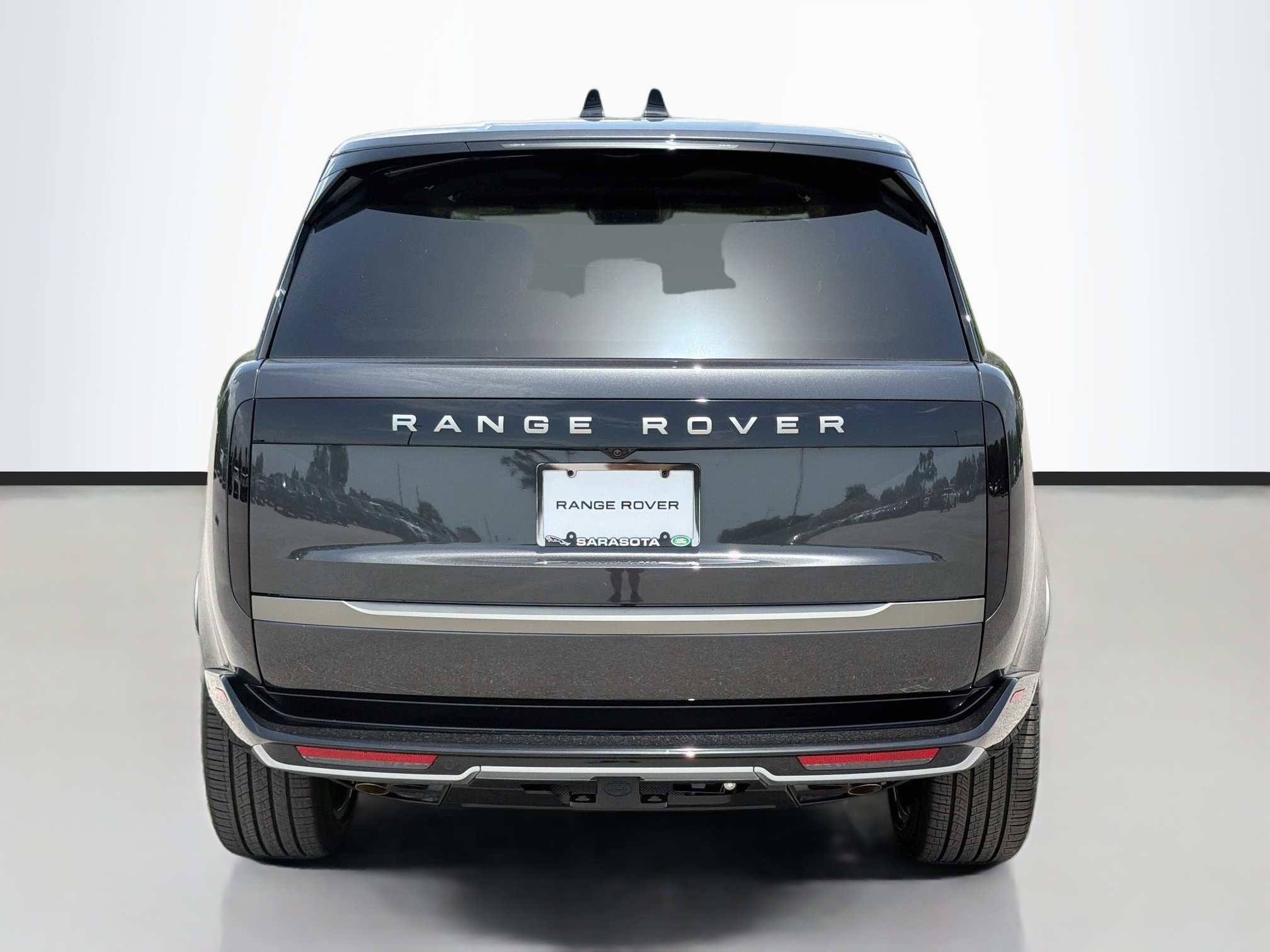 New 2026 Land Rover Range Rover Long Wheelbase SE AWD/4WD image 4