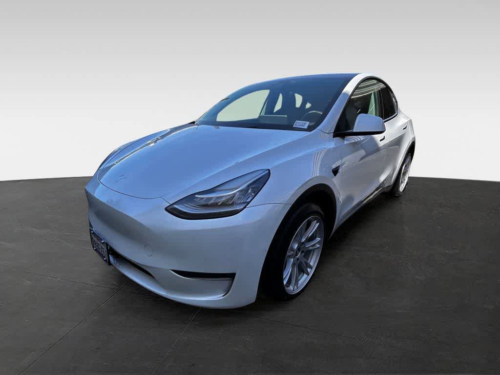 Used 2022 Tesla Model Y Long Range AWD/4WD image 3