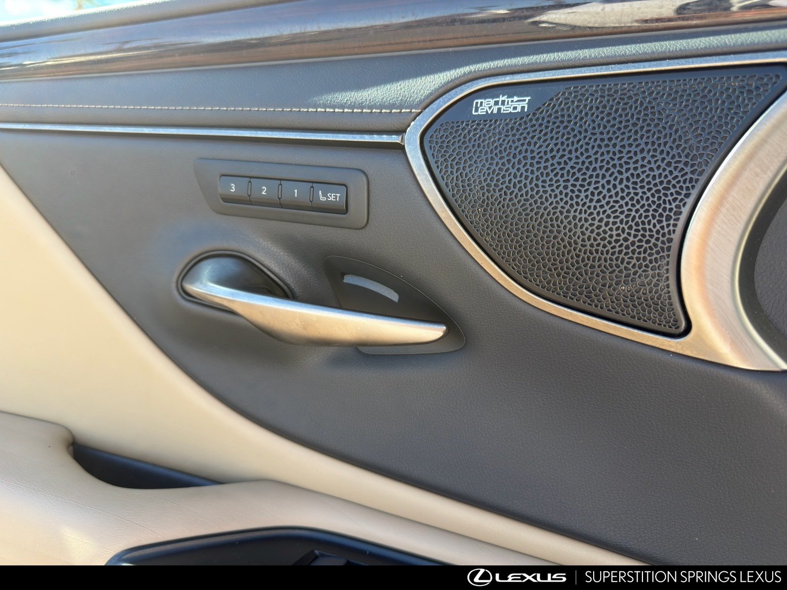 Used 2019 Lexus ES 350 w/ Accessory Package 2 FWD image 25