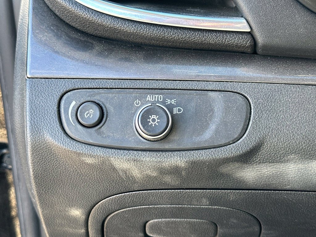 Used 2020 Buick Encore Preferred w/ Safety Package AWD/4WD image 17