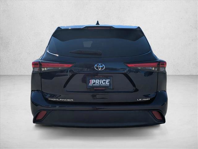 Used 2021 Toyota Highlander LE AWD/4WD image 7