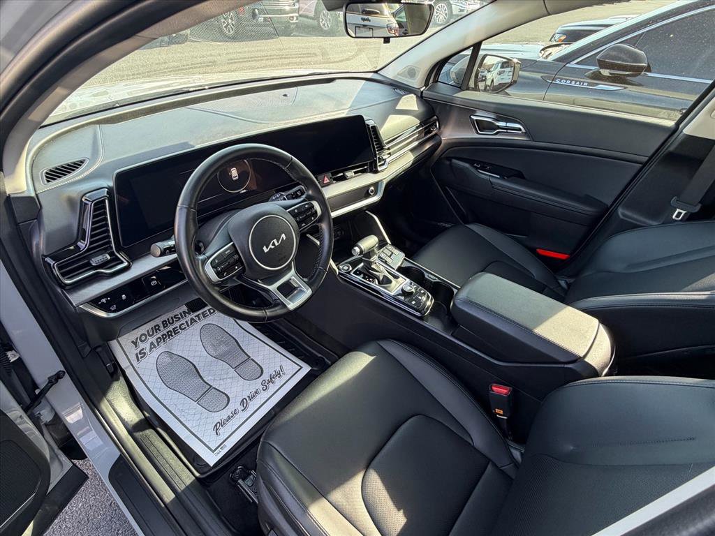 Used 2025 Kia Sportage SX image 9