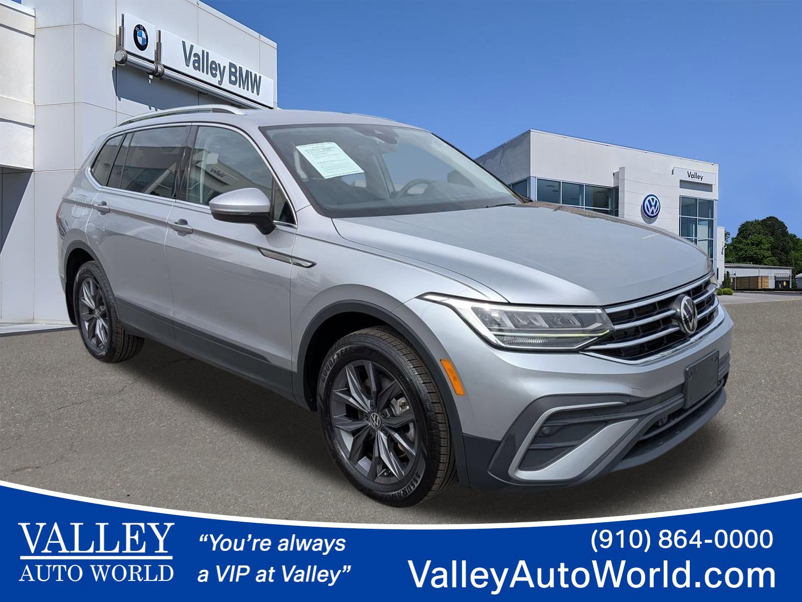 Used 2023 Volkswagen Tiguan SE FWD image 1