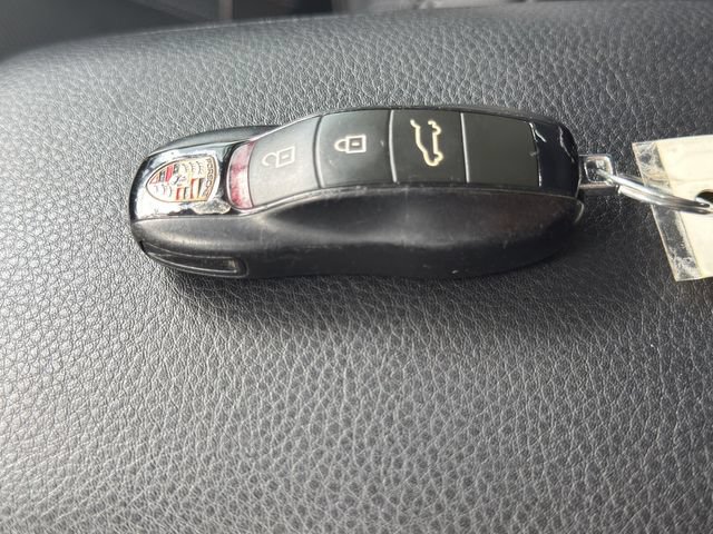 Used 2019 Porsche Macan AWD/4WD image 33