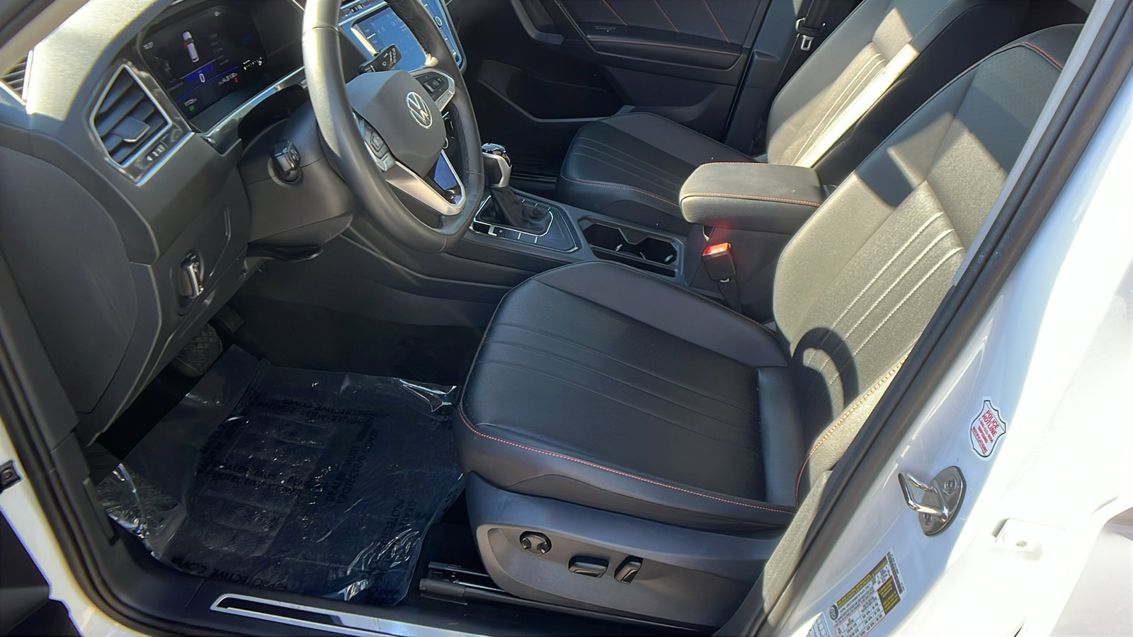 Used 2024 Volkswagen Tiguan SE image 16