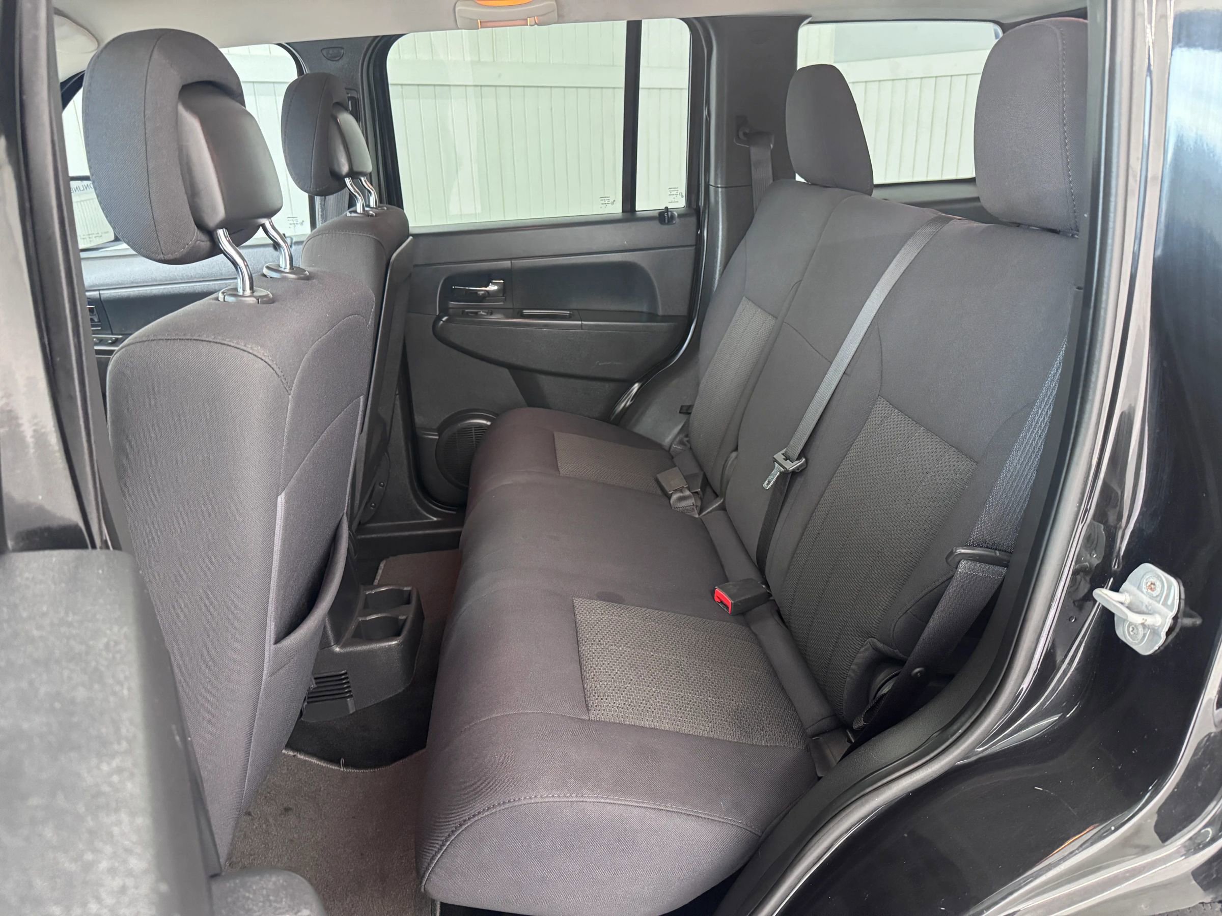 Used 2011 Jeep Liberty Sport image 11