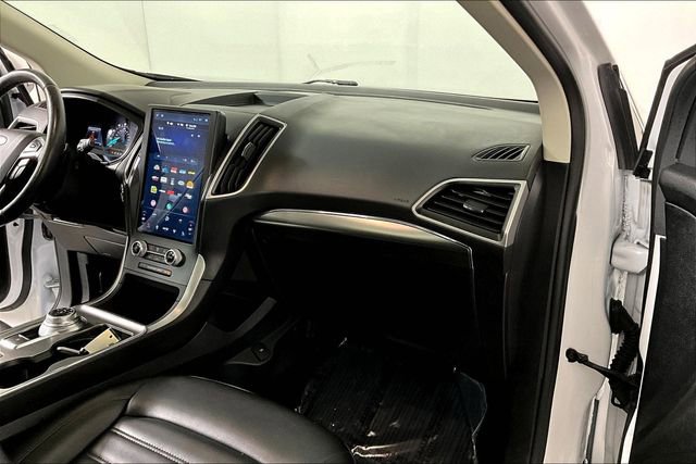 Used 2022 Ford Edge SEL w/ Convenience Package image 16