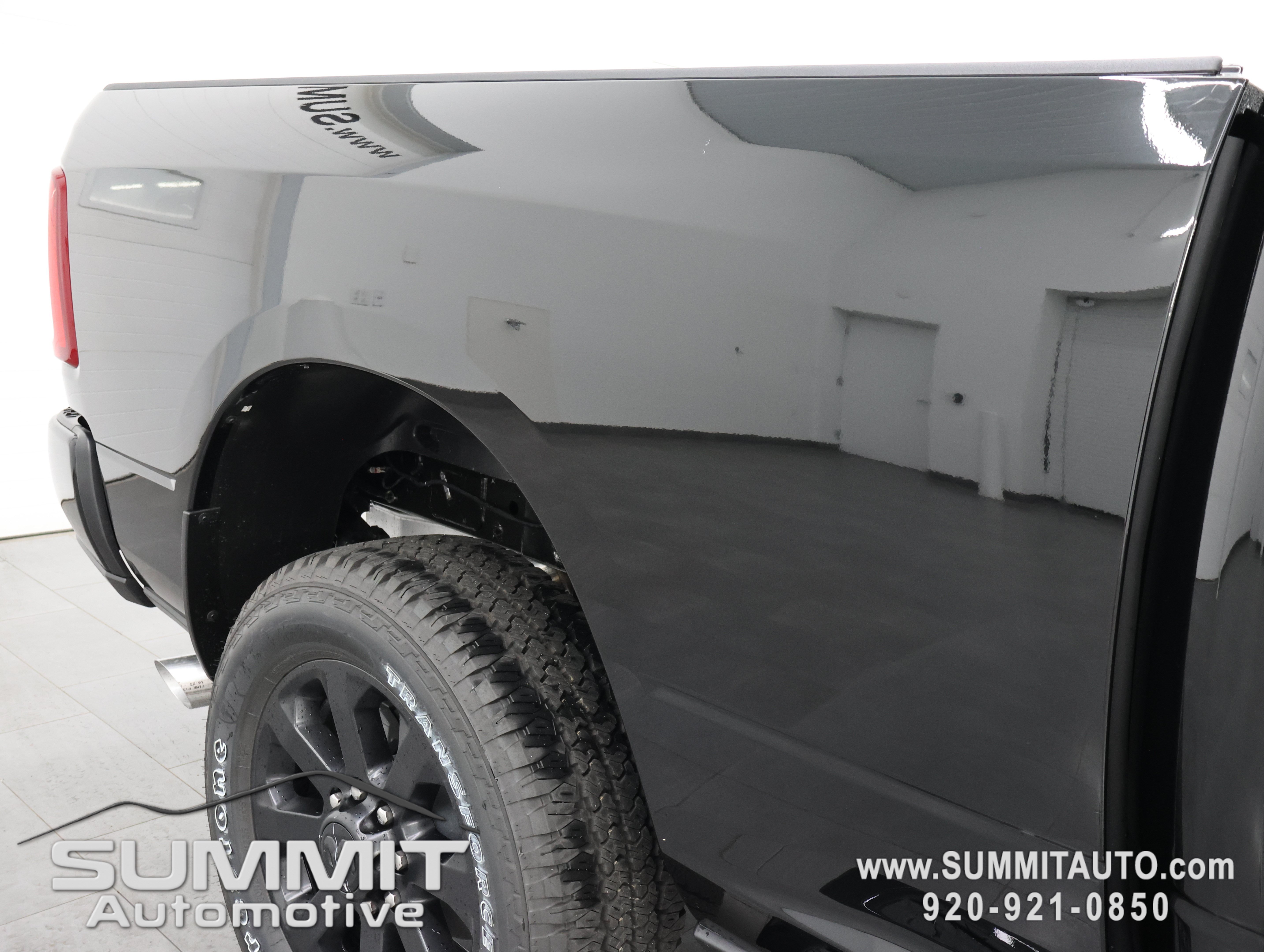 New 2026 RAM 3500 Big Horn AWD/4WD image 31