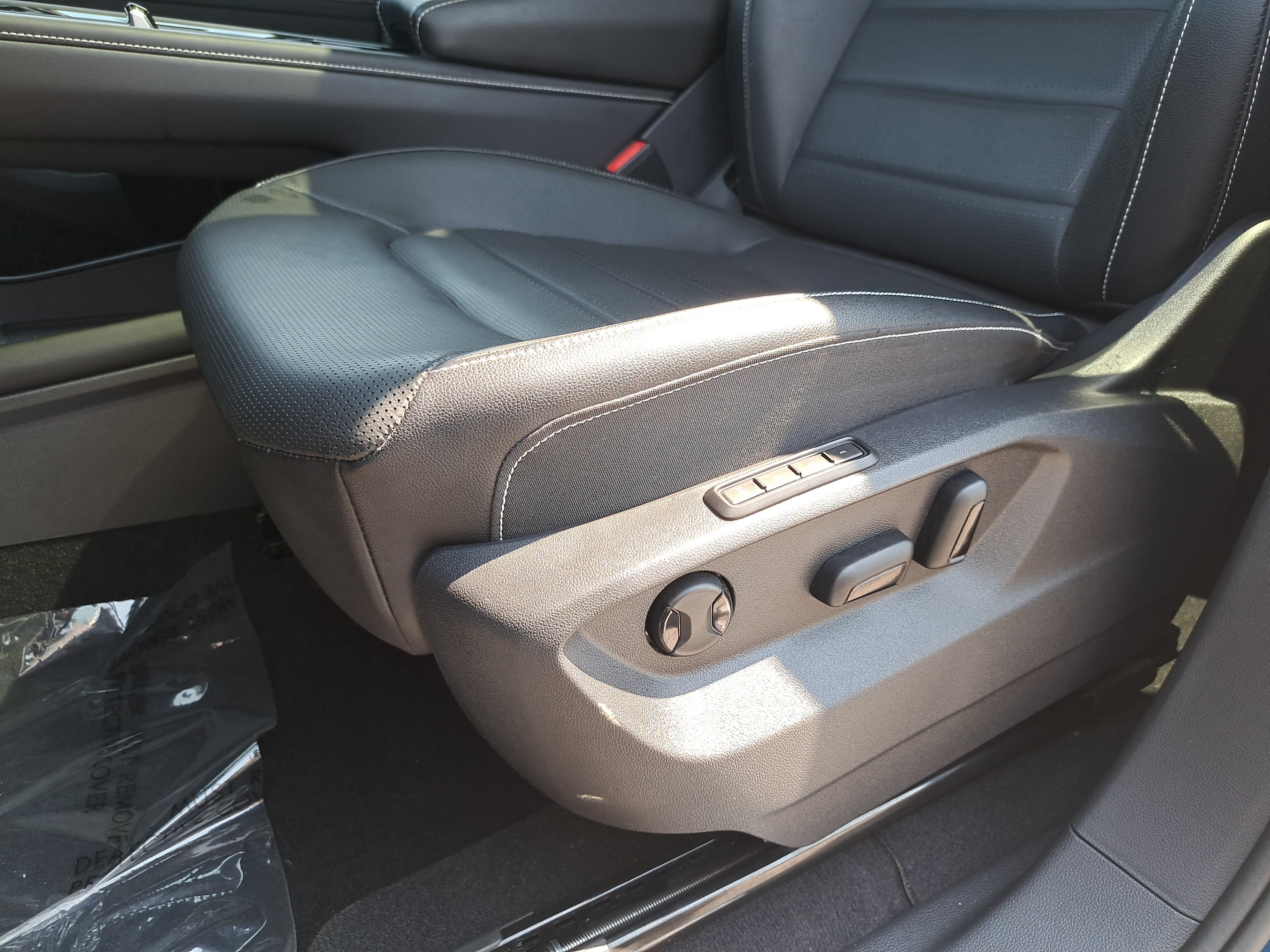 Certified 2026 Volkswagen Atlas SEL AWD/4WD image 30