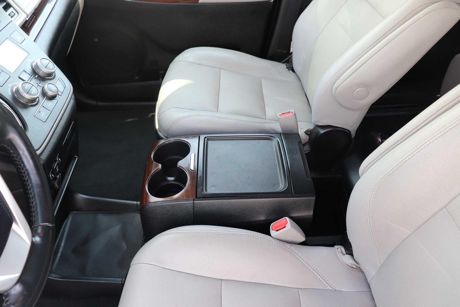 Certified 2020 Toyota Sienna Limited FWD image 23