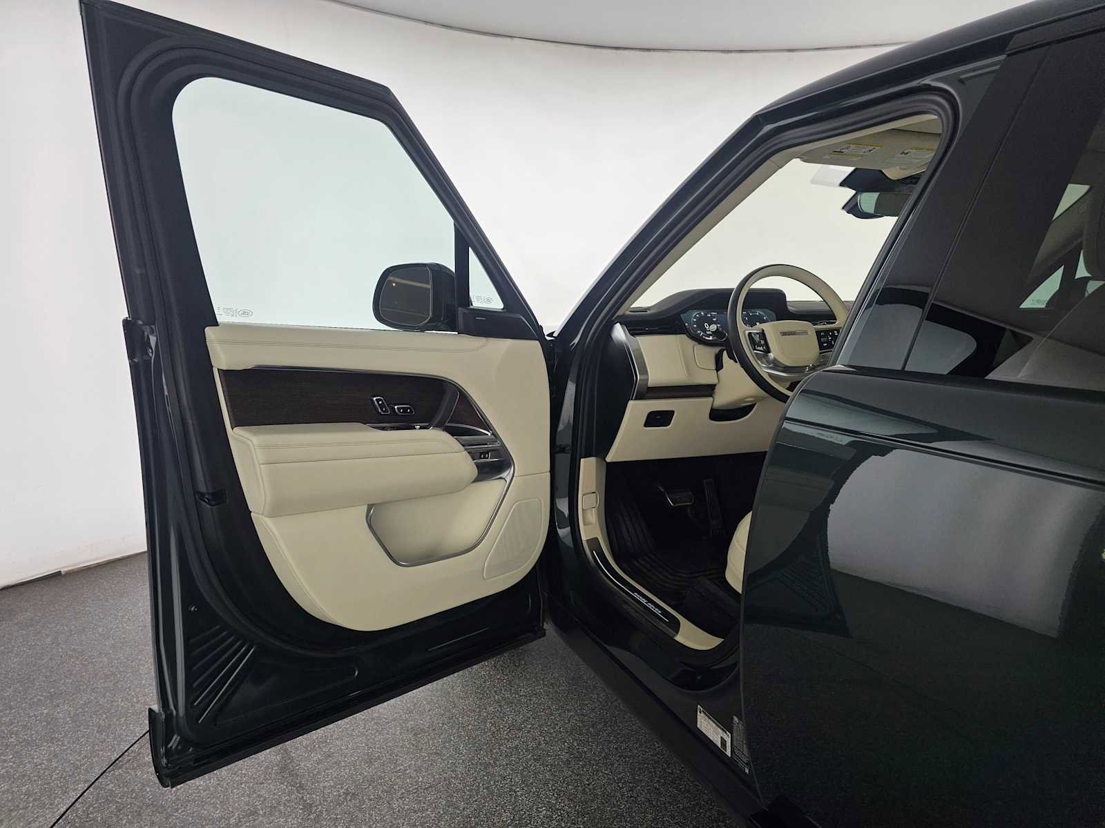 Used 2023 Land Rover Range Rover SE AWD/4WD image 19