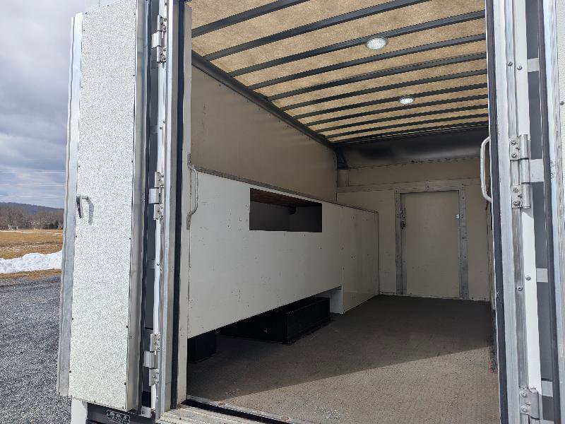 Used 2022 GMC Savana 3500 w/ Power Convenience Package image 10