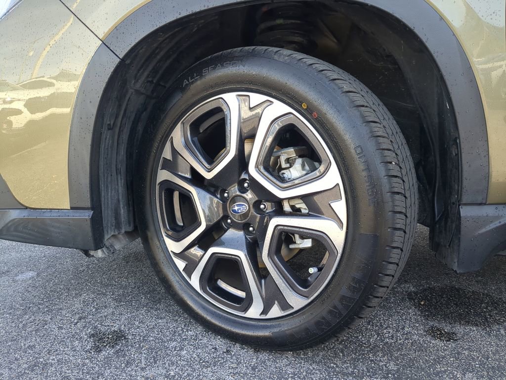 Used 2023 Subaru Ascent Limited image 34