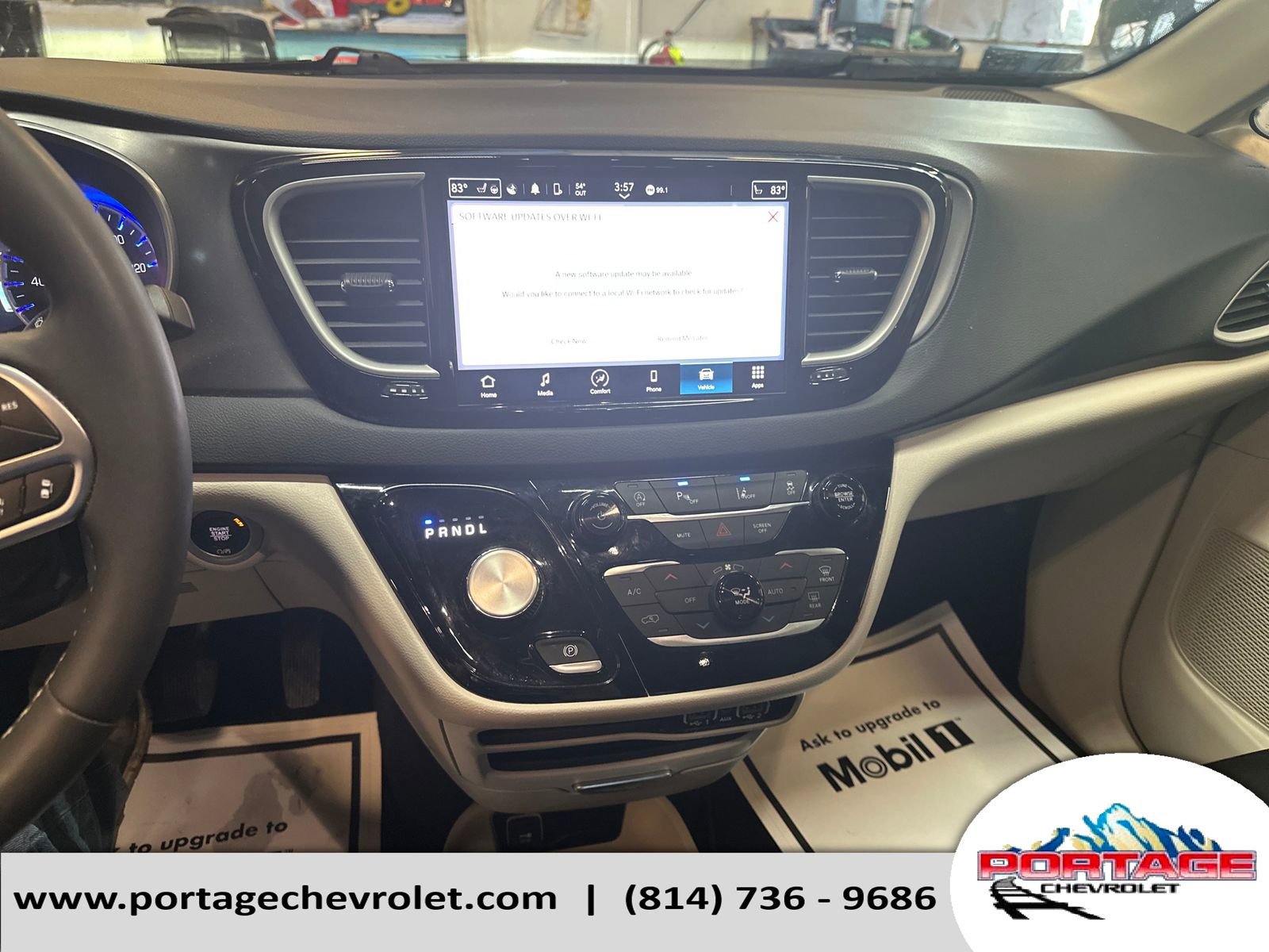 Used 2024 Chrysler Pacifica Touring-L image 20