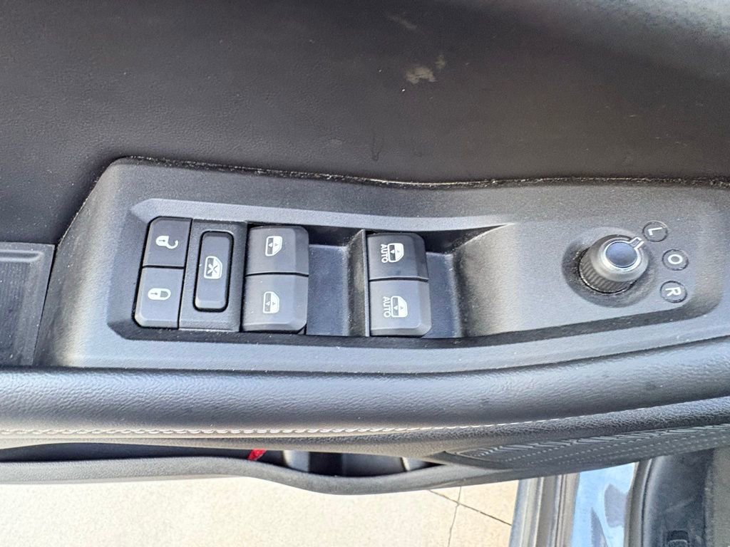 Used 2024 Jeep Grand Cherokee L Laredo image 15