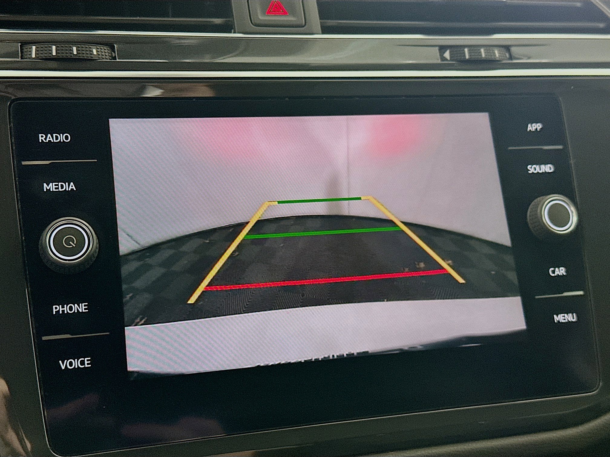 Used 2022 Volkswagen Tiguan SE image 22