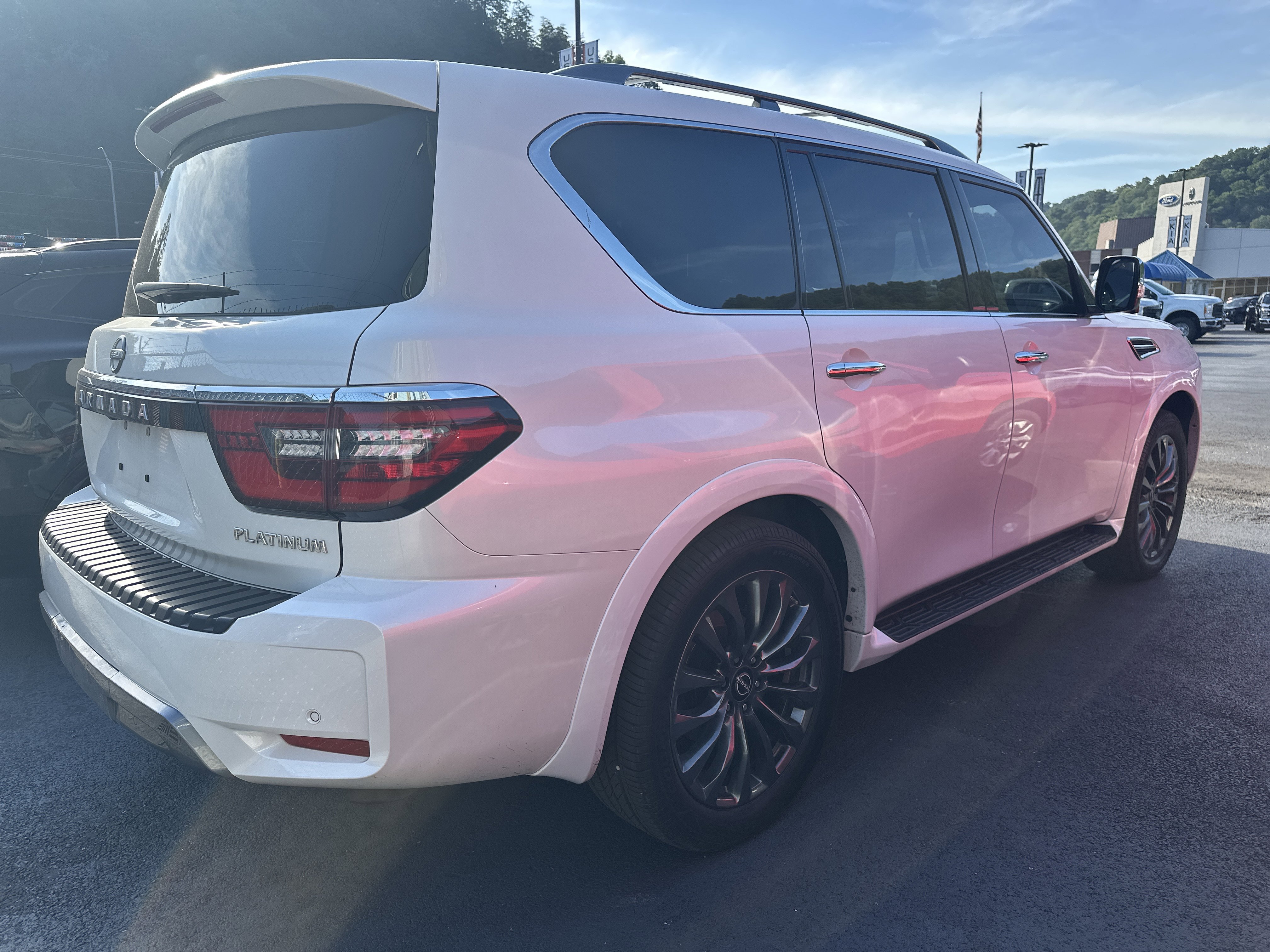 Used 2023 Nissan Armada Platinum w/ Captain's Chairs Package AWD/4WD image 6