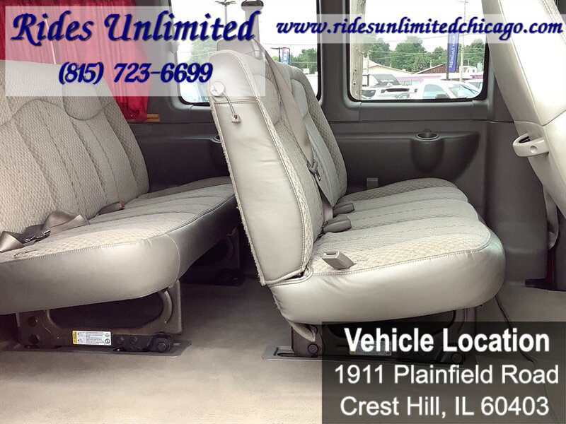 Used 2006 Chevrolet Express 3500 Extended Passenger w/ LT Preferred Equipment Group RWD image 20