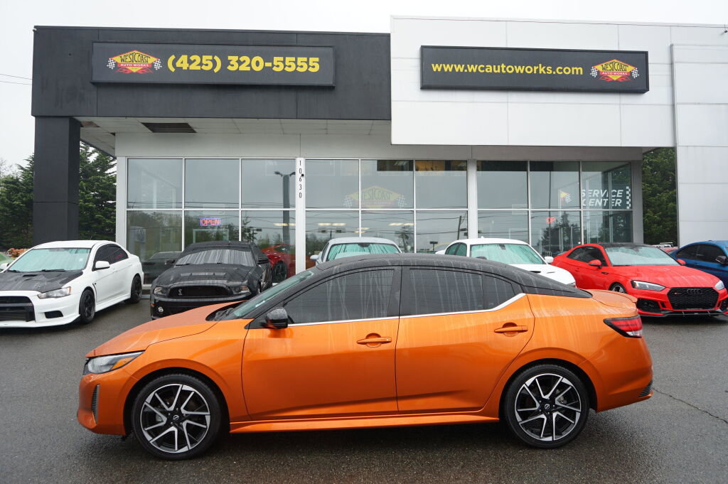 Used 2024 Nissan Sentra SR w/ SR Premium Package FWD image 2