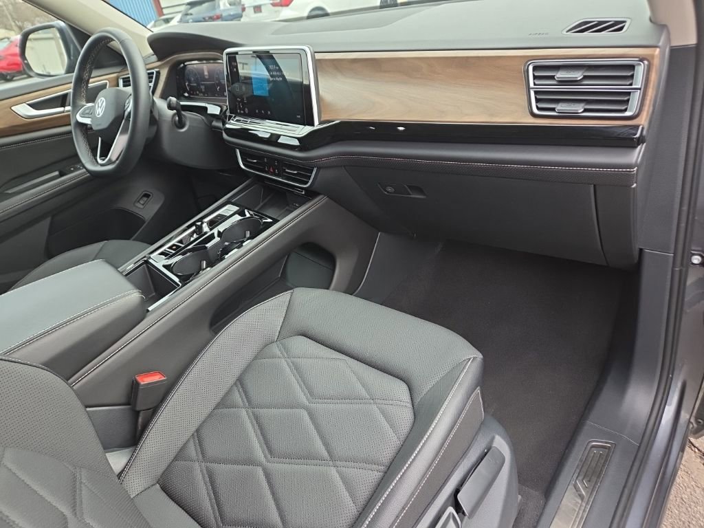 Used 2024 Volkswagen Atlas SE image 20