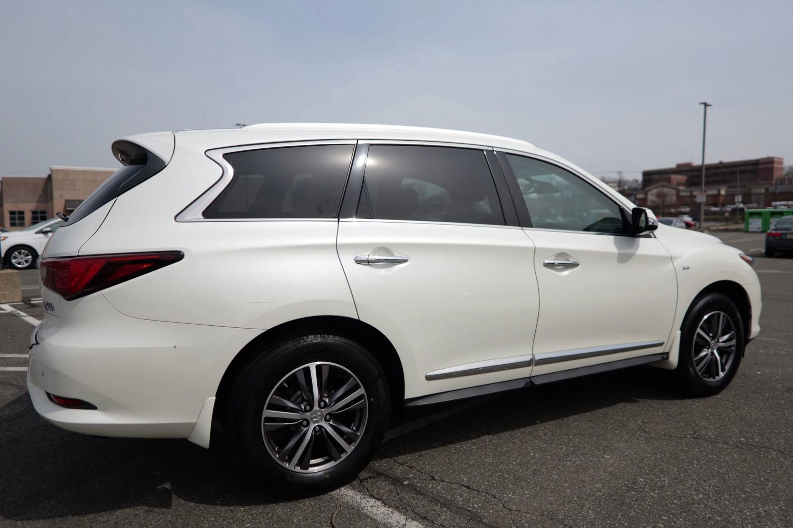 Used 2019 INFINITI QX60 Luxe w/ Essential Package image 11