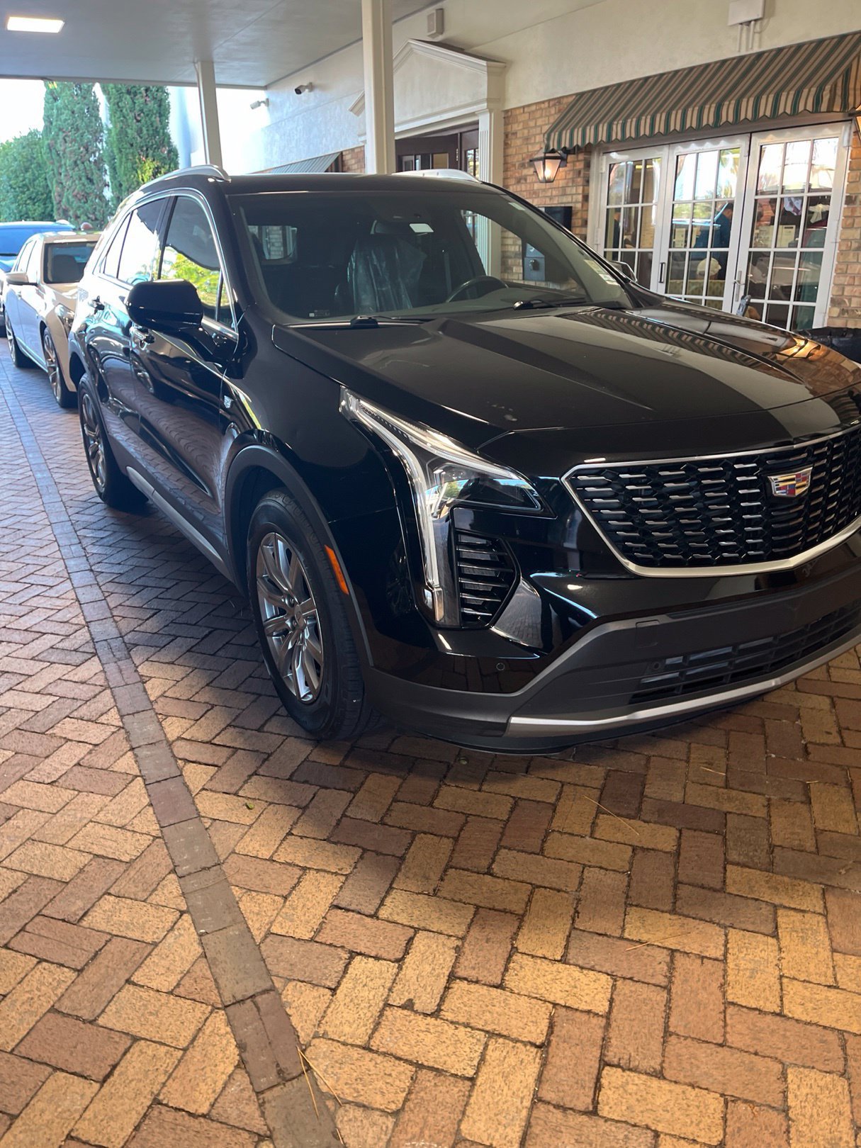 Used 2019 Cadillac XT4 Premium Luxury FWD image 1