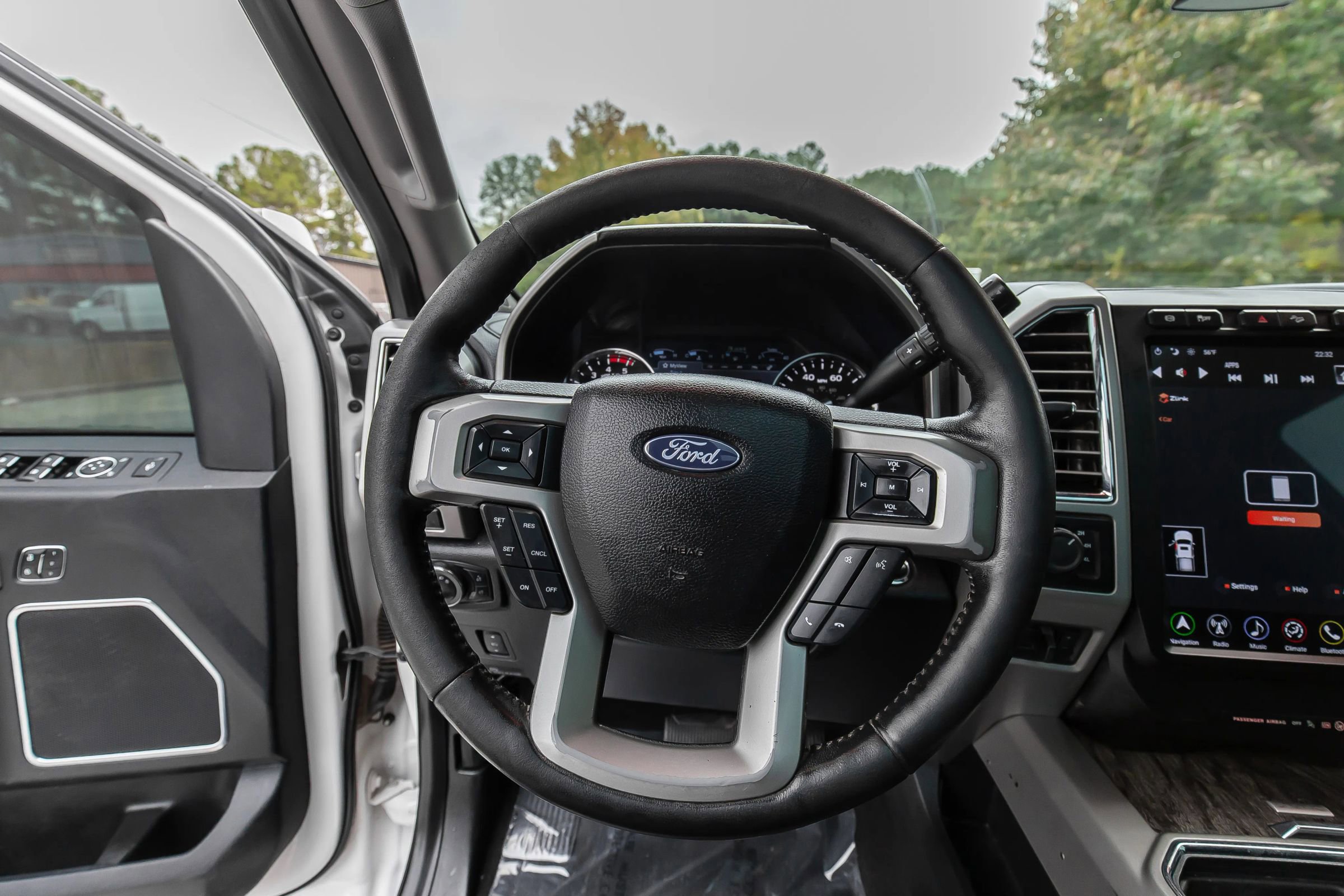 Used 2017 Ford F250 Lariat w/ Lariat Ultimate Package image 23