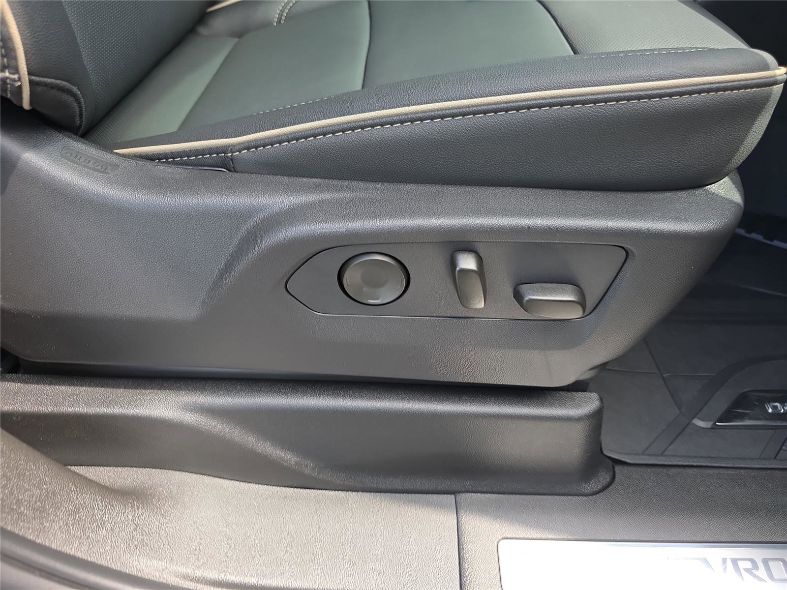 Used 2026 Chevrolet Tahoe Premier w/ Sun And Tow Package image 24