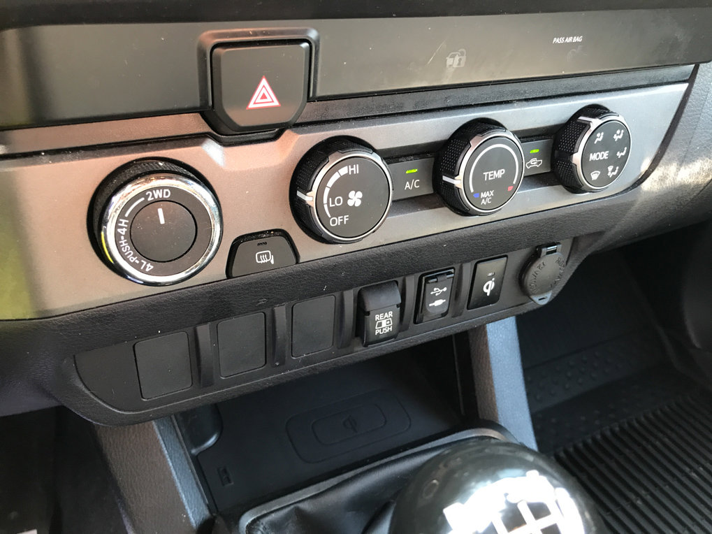 Used 2019 Toyota Tacoma TRD Sport AWD/4WD image 21