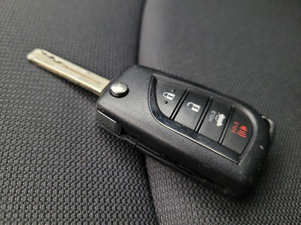 Used 2022 Toyota Corolla LE image 32