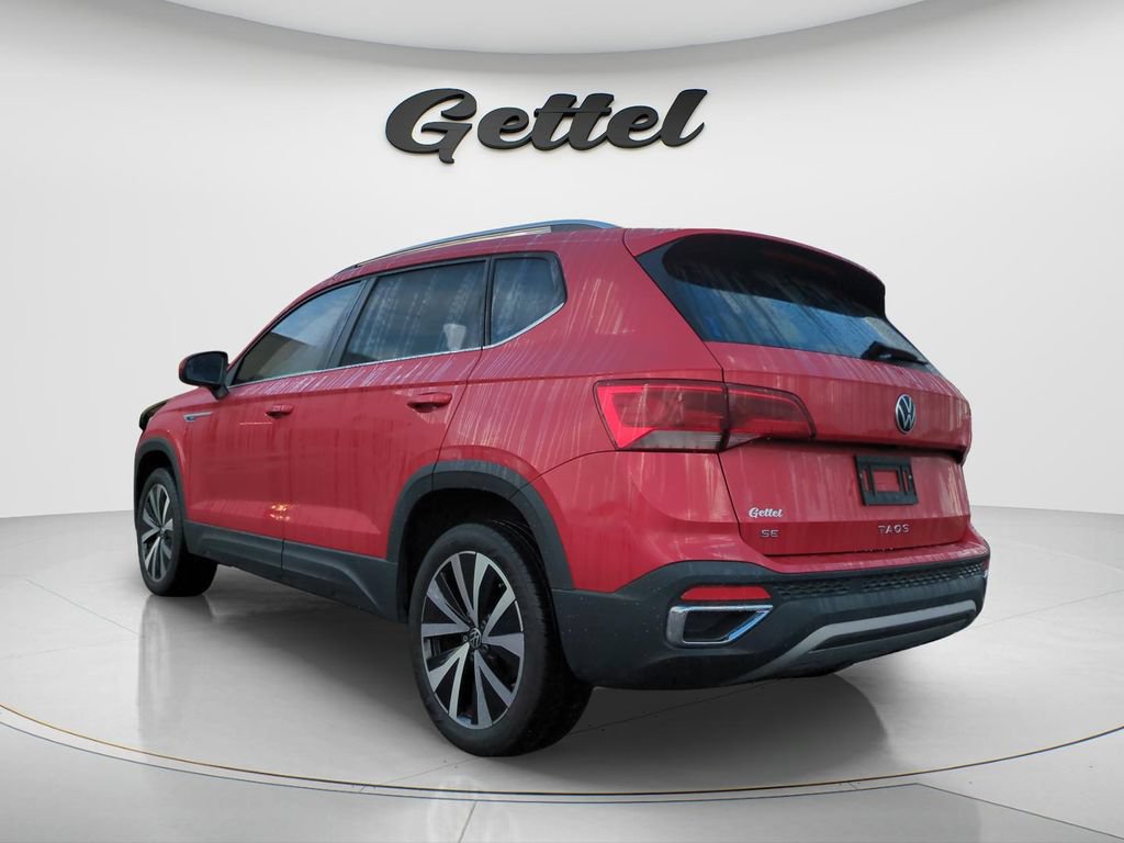 Used 2023 Volkswagen Taos SE w/ Panoramic Sunroof Package FWD image 7