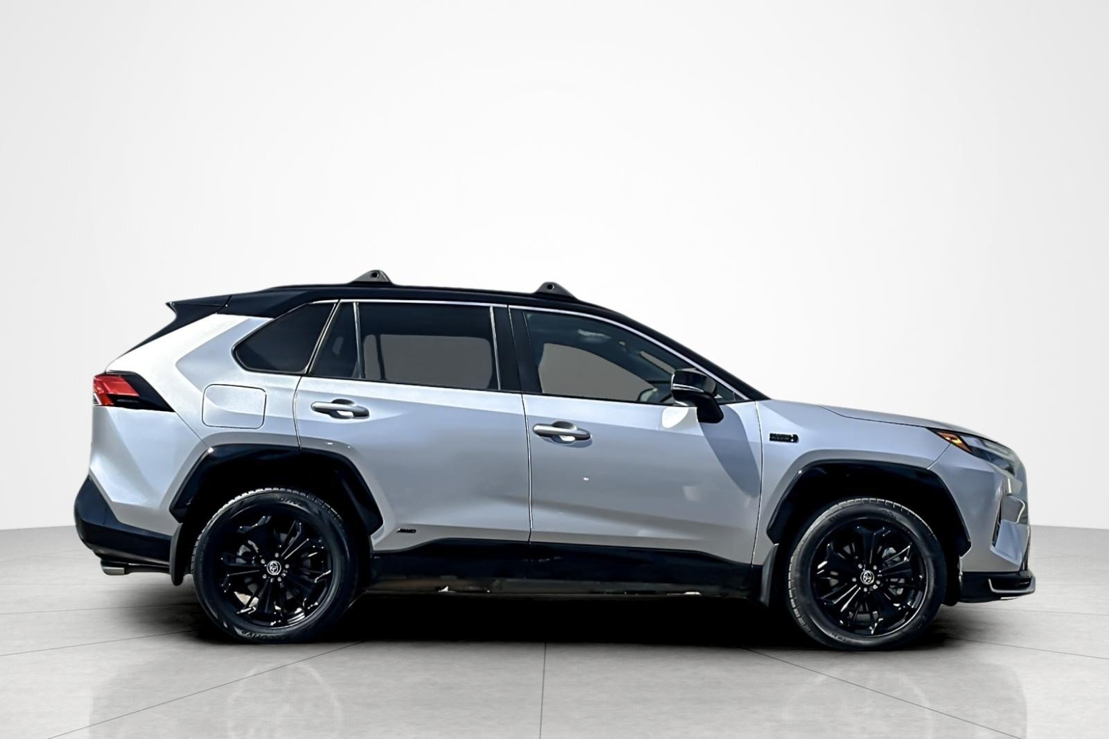Used 2022 Toyota RAV4 XSE w/ Weather Package AWD/4WD image 6