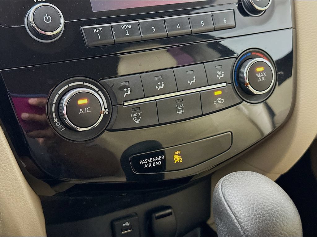 Used 2016 Nissan Rogue S FWD image 19