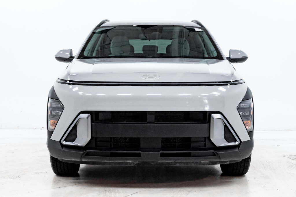 Used 2025 Hyundai Kona SEL FWD image 4