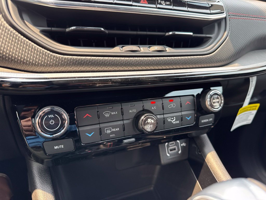 New 2026 Jeep Compass Trailhawk AWD/4WD image 15