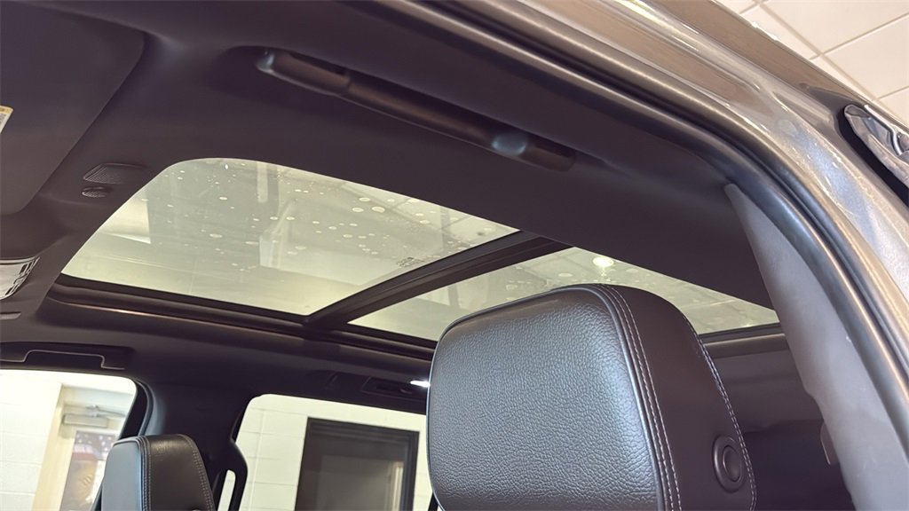 Used 2021 GMC Yukon Denali w/ Denali Premium Package image 26