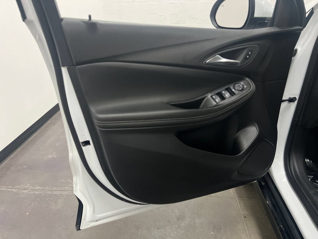 Used 2024 Buick Encore GX Sport Touring FWD image 12