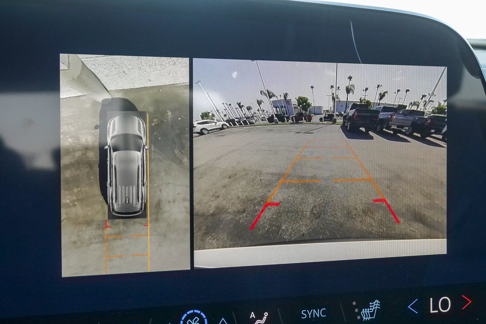 New 2026 Chevrolet Traverse LT w/ Driver Confidence Package FWD image 24