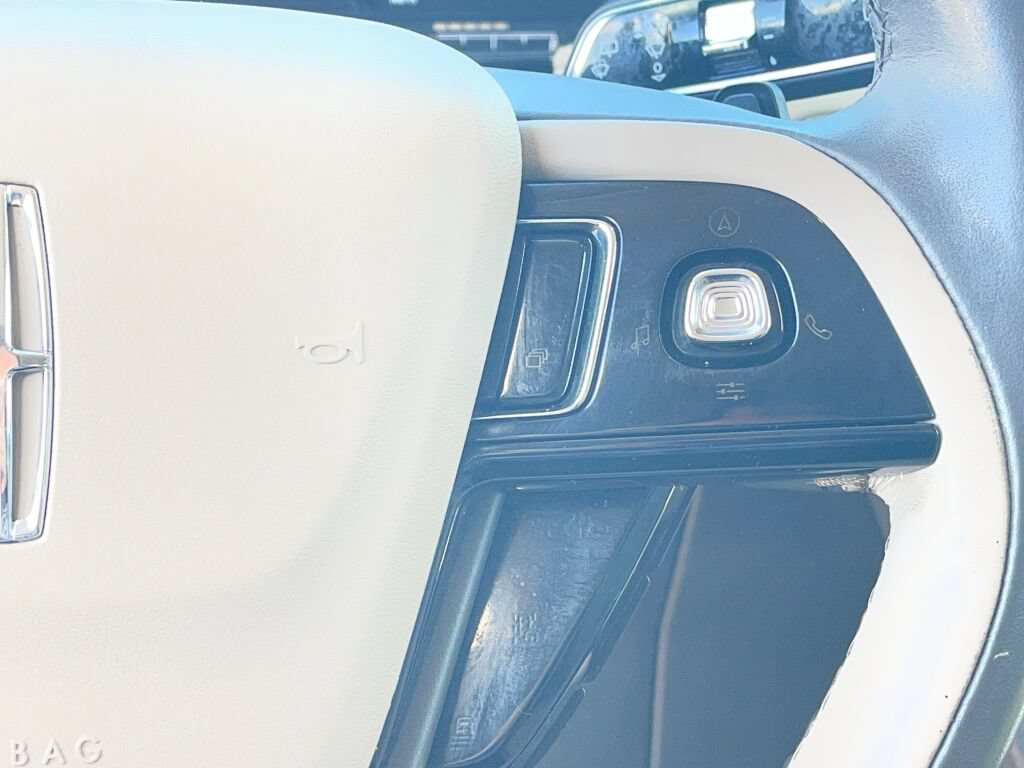 Used 2021 Lincoln Corsair AWD image 17