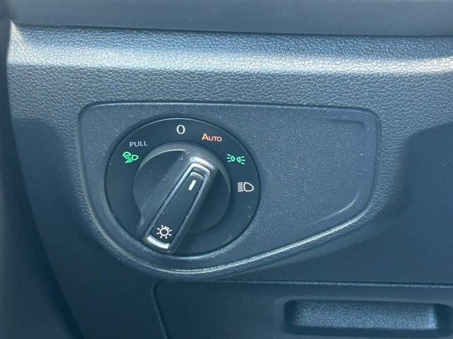 Used 2020 Volkswagen Atlas Cross Sport SE w/ Panoramic Sunroof Package image 20