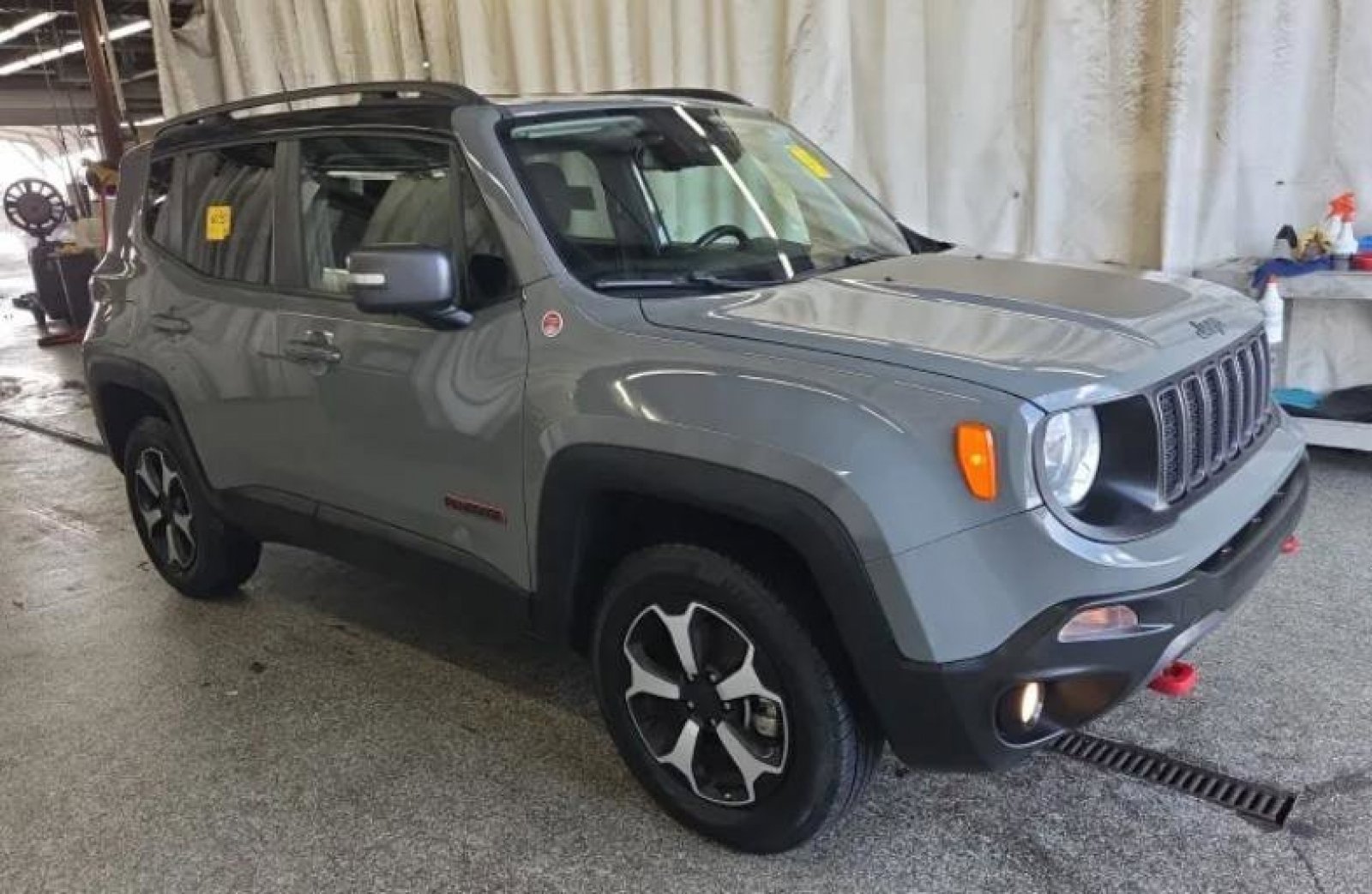 Used 2021 Jeep Renegade Trailhawk image 4