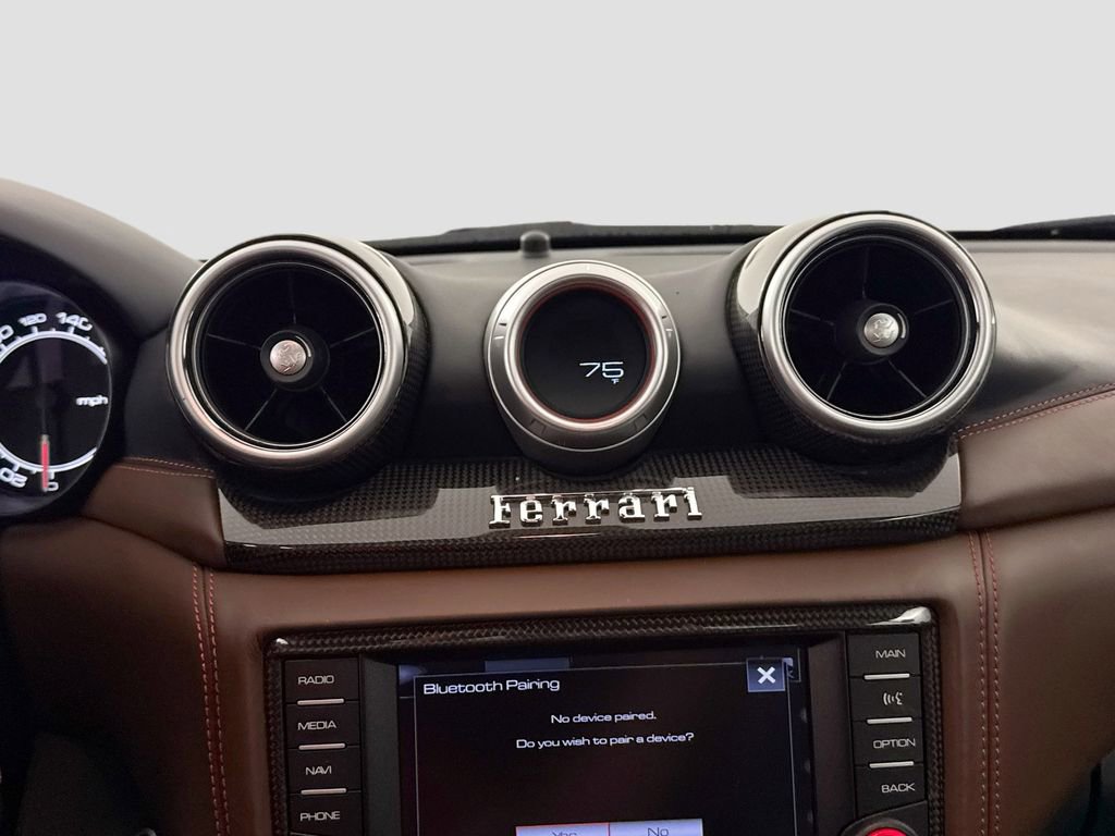 Used 2016 Ferrari California T image 25