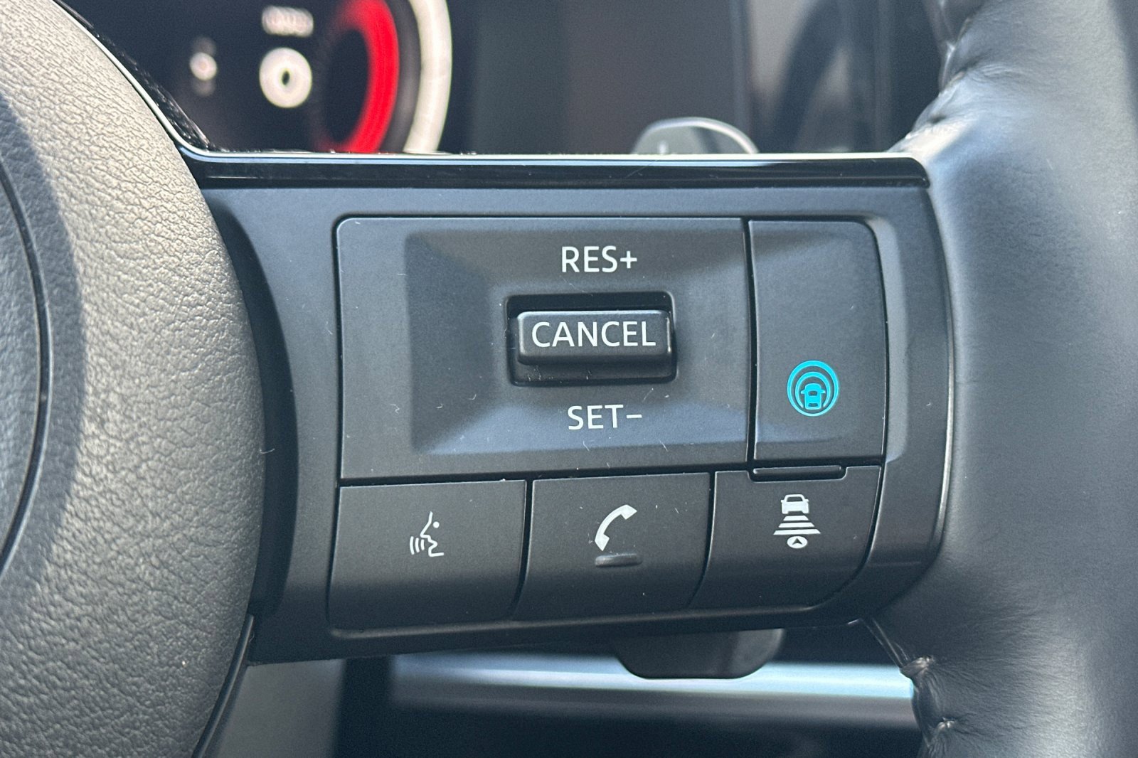 Used 2023 Nissan Pathfinder Platinum image 41