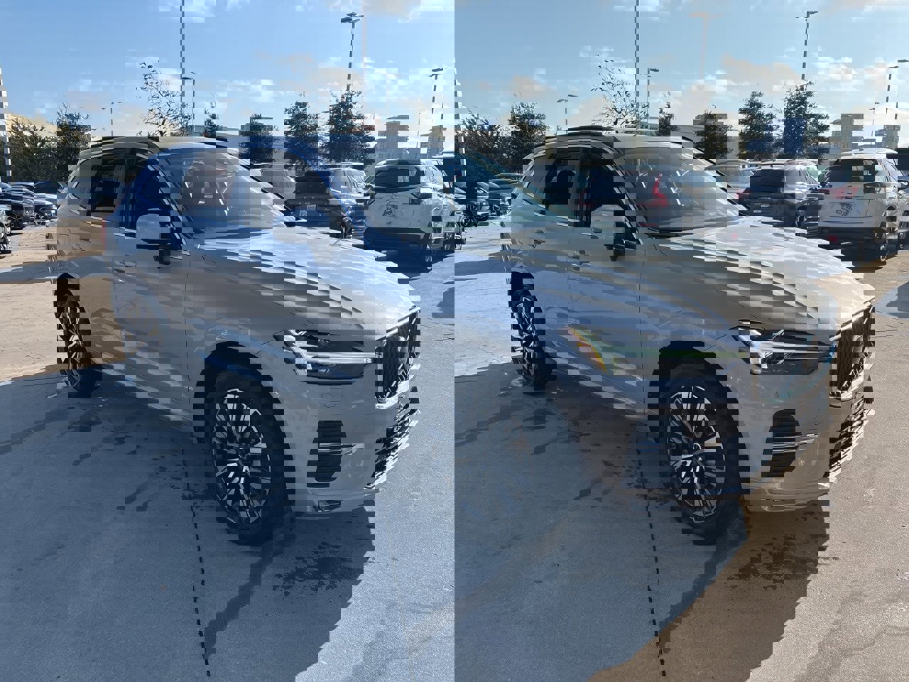 Certified 2023 Volvo XC60 B5 Core image 3