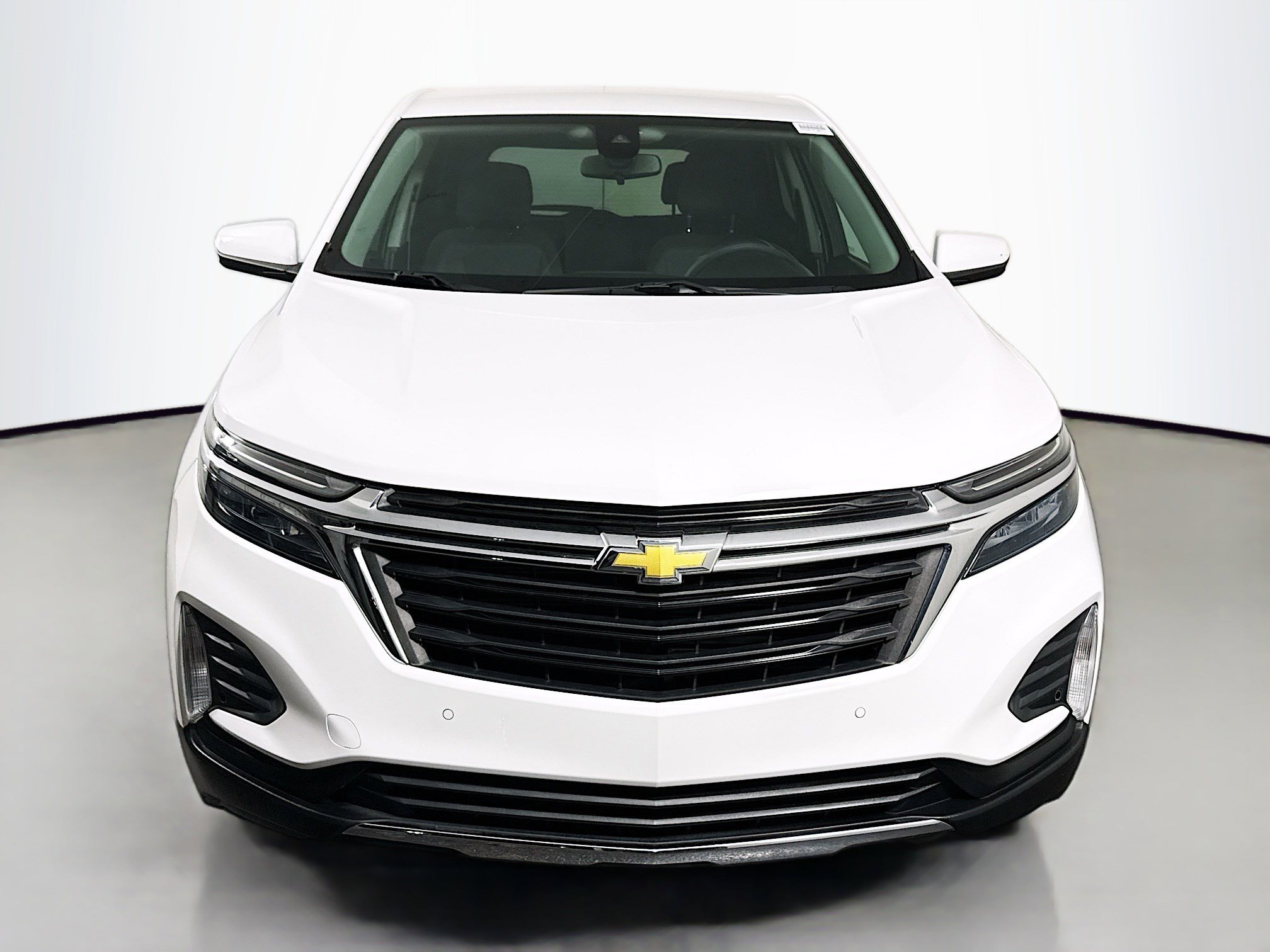 Used 2022 Chevrolet Equinox LT w/ Driver Convenience Package image 2