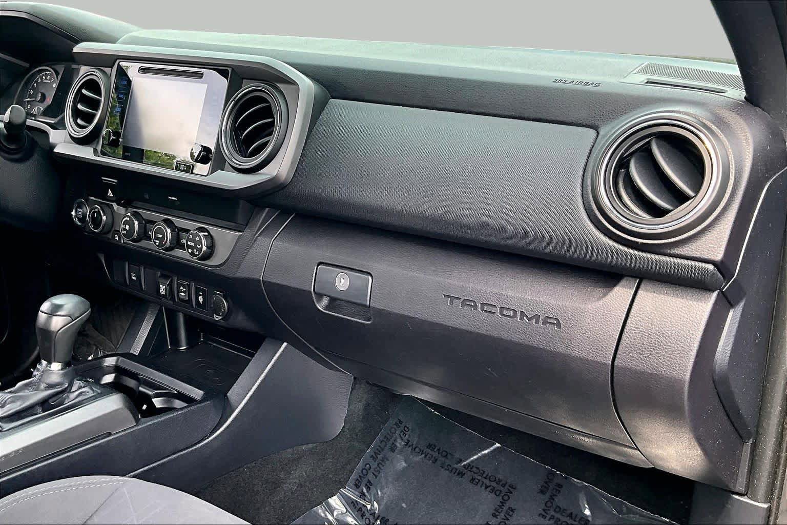 Used 2019 Toyota Tacoma TRD Off-Road AWD/4WD image 16