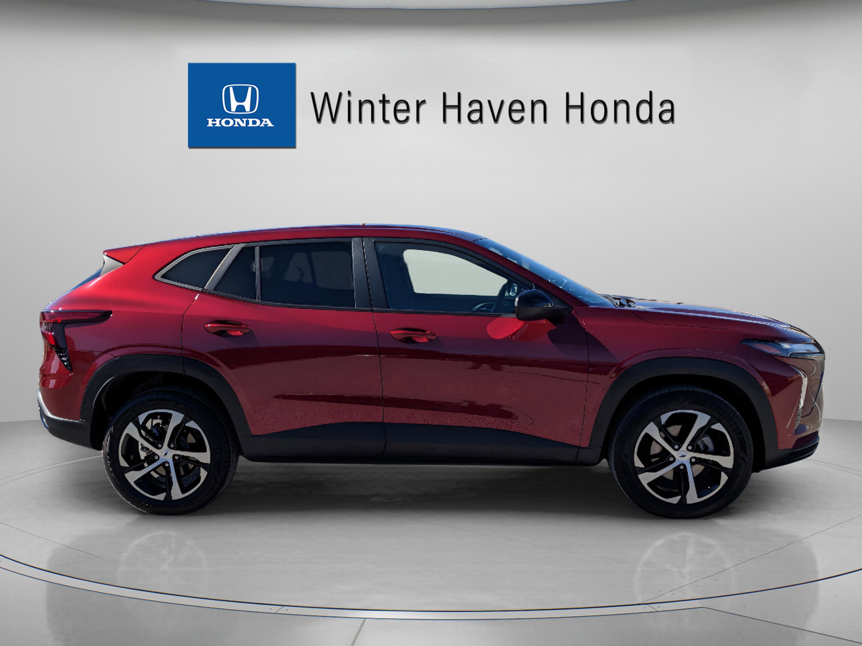 Used 2024 Chevrolet Trax RS image 9