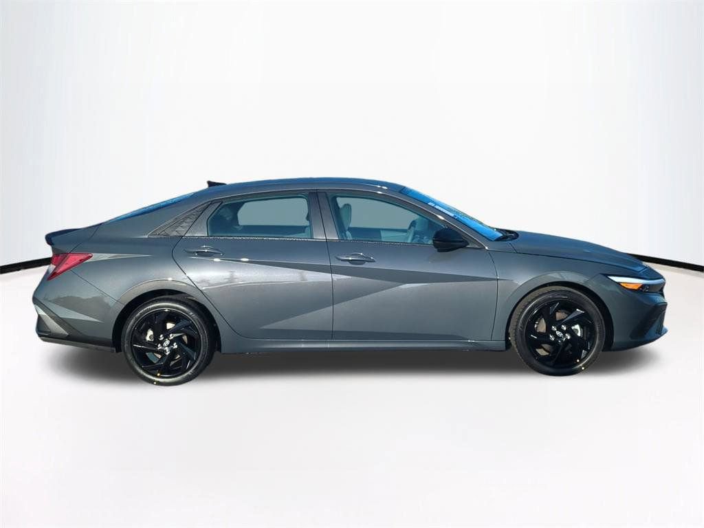 New 2026 Hyundai Elantra Sport FWD image 4