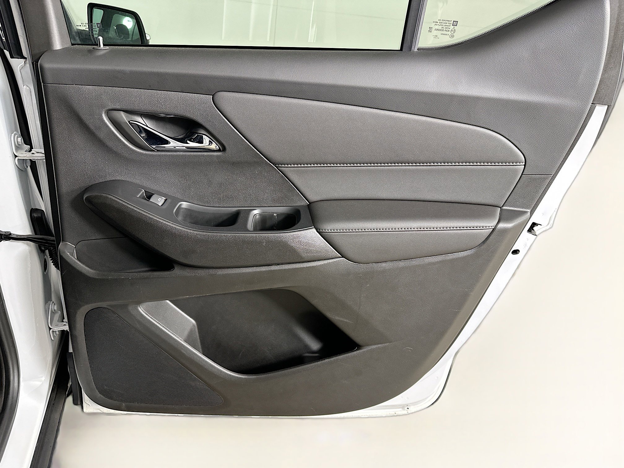 Used 2023 Chevrolet Traverse LT image 31